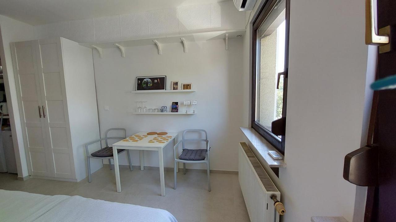 Cozy, Bright And Affordable Studio W/ Free Parking Ljubljana Bagian luar foto